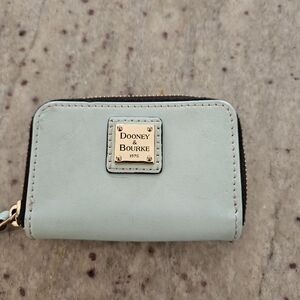 Like NEW ☆ Dooney & Bourke Wallet, CUTE!